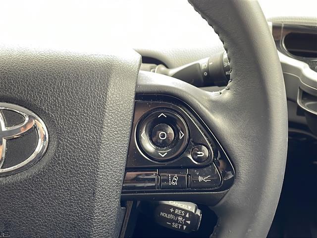 プリウス Ａプレミアム　ツーリングセレクション　Ｔｏｙｏｔａ　Ｓａｆｅｔｙ　Ｓｅｎｓｅ　純正９型ナビ　Ｂｌｕｅｔｏｏｔｈ　ＤＶＤ　ＴＲＤエアロ　Ｆ，Ｓ，Ｒ　本革シート　前席エアシート　　レーダークルーズコントロール　　社外１７インチアルミホイール（9枚目）