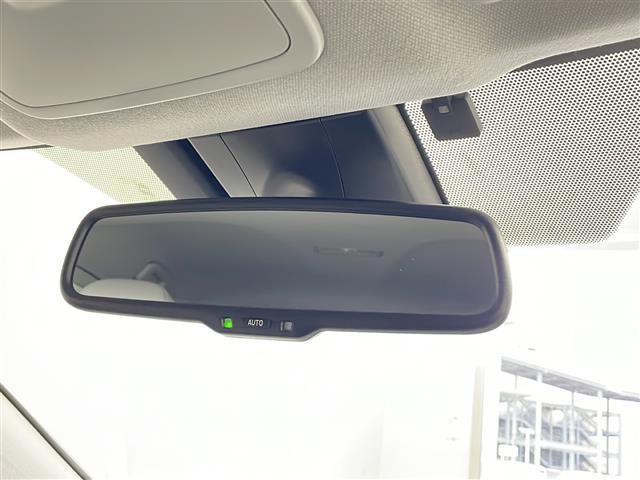 プリウス Ａプレミアム　ツーリングセレクション　Ｔｏｙｏｔａ　Ｓａｆｅｔｙ　Ｓｅｎｓｅ　純正９型ナビ　Ｂｌｕｅｔｏｏｔｈ　ＤＶＤ　ＴＲＤエアロ　Ｆ，Ｓ，Ｒ　本革シート　前席エアシート　　レーダークルーズコントロール　　社外１７インチアルミホイール（28枚目）