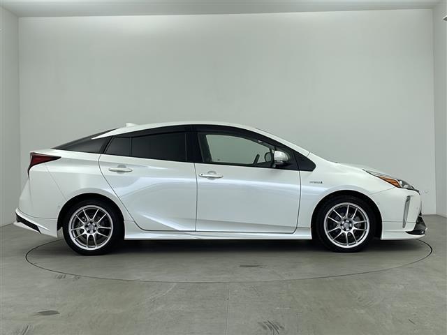 プリウス Ａプレミアム　ツーリングセレクション　Ｔｏｙｏｔａ　Ｓａｆｅｔｙ　Ｓｅｎｓｅ　純正９型ナビ　Ｂｌｕｅｔｏｏｔｈ　ＤＶＤ　ＴＲＤエアロ　Ｆ，Ｓ，Ｒ　本革シート　前席エアシート　　レーダークルーズコントロール　　社外１７インチアルミホイール（35枚目）