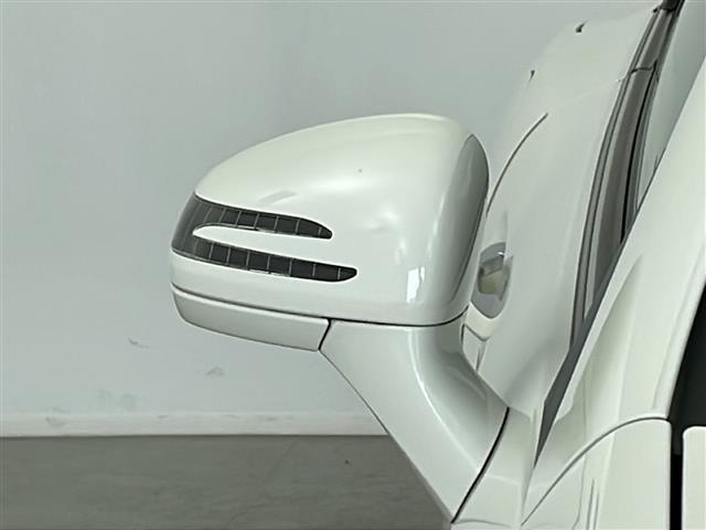 ＳＬＫ ＳＬＫ３５０ブルーエフィシェンシー　純正ナビ／ｈａｒｍａｎ／ｋａｒｄｏｎプレミアムサウンド／クルーズコントロール／パワーシート／レザーシート／シートヒーター／エアスカーフ／純正ドライブレコーダー／オープンカー／取説（22枚目）