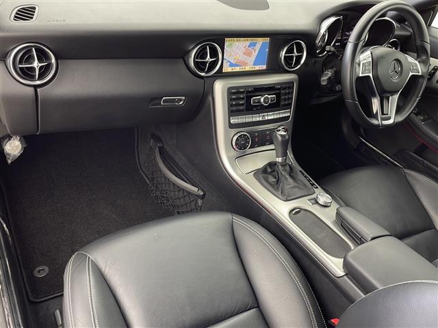 ＳＬＫ ＳＬＫ３５０ブルーエフィシェンシー　純正ナビ／ｈａｒｍａｎ／ｋａｒｄｏｎプレミアムサウンド／クルーズコントロール／パワーシート／レザーシート／シートヒーター／エアスカーフ／純正ドライブレコーダー／オープンカー／取説（37枚目）