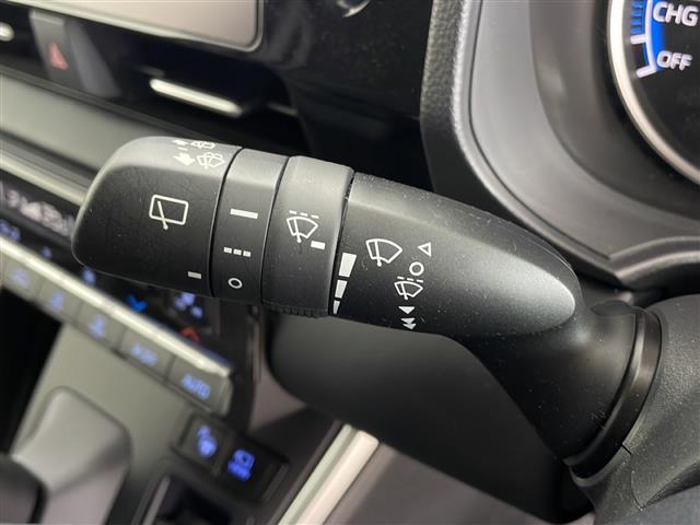 ヴォクシー ハイブリッドＳ－Ｇ　純正ディスプレイオーディオ　Ｂｌｕｅｔｏｏｔｈ　純正１４インチフリップダウンモニター　全方位カメラ　両側パワースライドドア　レーダークルーズコントロール　トヨタセーフティセンス（31枚目）