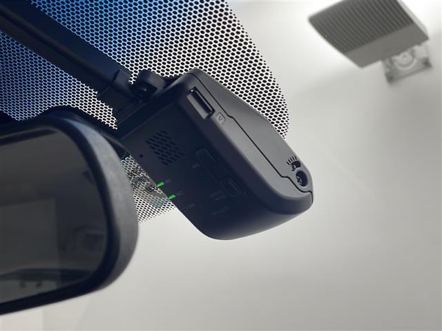 フリードハイブリッド ハイブリッド・Ｇブラックスタイル　純正ＳＤナビ　フルセグＴＶ　Ｂｌｕｅｔｏｏｔｈ　両側パワースライドドア　バックカメラ　ホンダセンシング　シートヒーター　レーンキープアシスト　レーダークルーズコントロール　アイドリングストップ（16枚目）