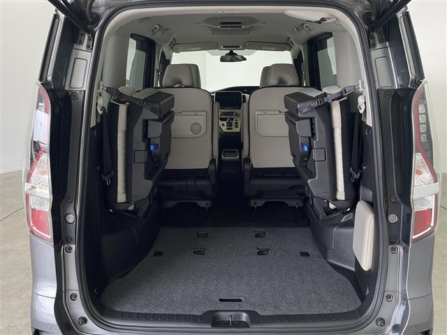 セレナ ｅ－パワー　ハイウェイスターＶ　純正１０型ナビ　フリップダウンモニター　フルセグＴＶ　ＥＴＣ　プロパイロット　エマージェンシーブレーキ　アラウンドビューモニター　両側パワースライドドア　前後ドライブレコーダー　純正ＬＥＤヘッドライト（31枚目）