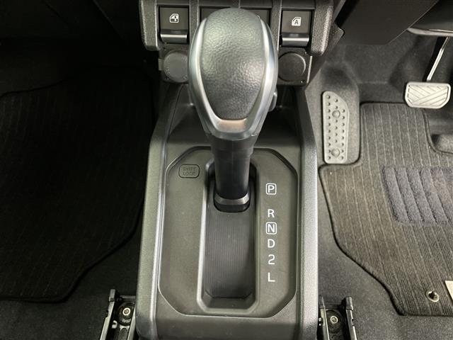 ジムニー ＸＣ　ワンオーナー　社外ナビ　フルセグ　Ｂｌｕｅｔｏｏｔｈ　バックカメラ　クルーズコントロール　オートライト　ヘッドライトウォッシャー　シートヒーター　ダウンヒルアシストコントロール　プッシュスタートボタン（13枚目）