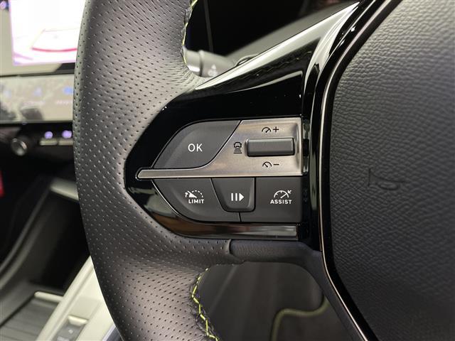 ４０８ ＧＴハイブリッド　純正ナビ（ラジオ／ＢＴ）／ワイヤレス充電／全方位カメラ／電動ランバーサポートオートライト／インテリジェントハイビーム／パワーシート／ハーフレザーシート／シートヒーター（6枚目）