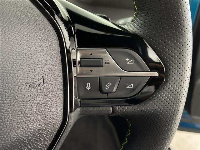 ４０８ ＧＴハイブリッド　純正ナビ（ラジオ／ＢＴ）／ワイヤレス充電／全方位カメラ／電動ランバーサポートオートライト／インテリジェントハイビーム／パワーシート／ハーフレザーシート／シートヒーター（7枚目）
