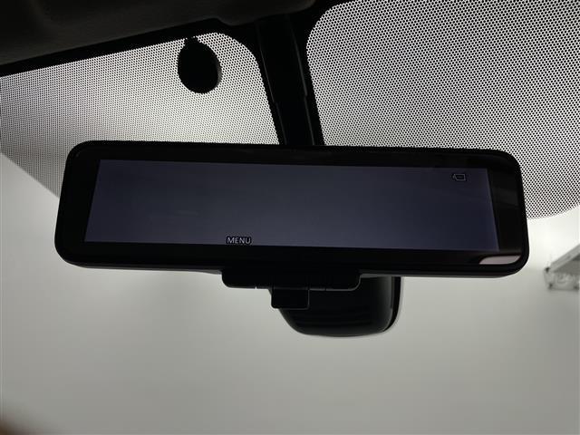 セレナ ハイウェイスターＶセレクションＩＩ　社外１１型ナビ　フリップダウンモニター　アラウンドビューモニター　プロパイロット　エマージェンシーブレーキ　レーンキープアシスト　コーナーセンサー　両側パワースライドドア　オートライト　純正ＡＷ（3枚目）