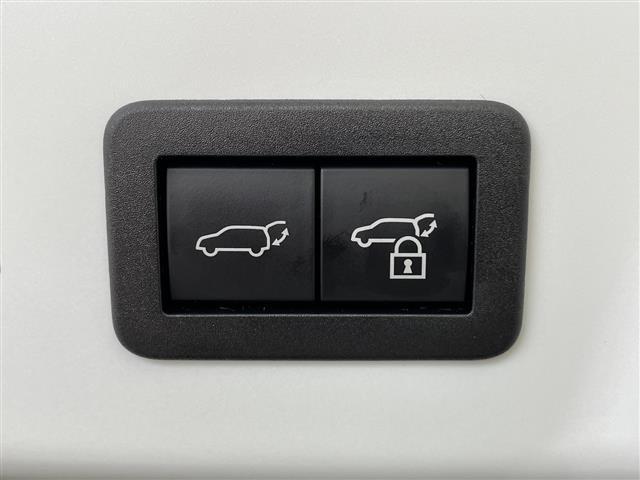 プリウス Ｚ　プラグインハイブリッド　純正１２．３インチディスプレイオーディオ　コネクテッドナビ　フルセグ　Ｂｌｕｅｔｏｏｔｈ　パノラミックビューモニター　デジタルインナーミラー　ＥＴＣ２．０　ドライブレコーダ（13枚目）