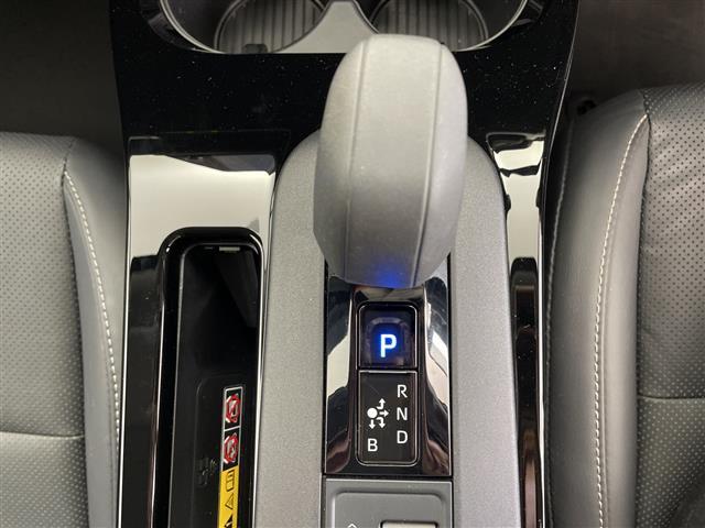 プリウス Ｚ　プラグインハイブリッド　純正１２．３インチディスプレイオーディオ　コネクテッドナビ　フルセグ　Ｂｌｕｅｔｏｏｔｈ　パノラミックビューモニター　デジタルインナーミラー　ＥＴＣ２．０　ドライブレコーダ（14枚目）