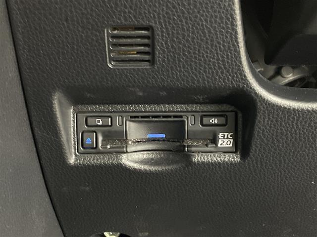 ヴォクシー ハイブリッドＳ－Ｚ　純正ナビ　Ｂｌｕｅｔｏｏｔｈ　フルセグＴＶ　ＨＤＭＩ　レーダークルーズコントロール　フリップダウンモニター　ＥＴＣ　バックカメラ　ブラインドスポットモニター　両側パワースライドドア（13枚目）