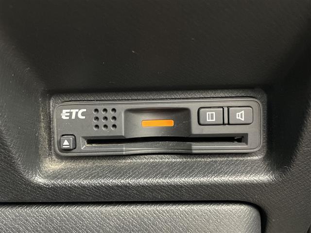 ステップワゴンスパーダ Ｚ　ＨＤＤナビエディション　ワンオーナー　純正ナビ　フルセグ　Ｂｌｕｅｔｏｏｔｈ　バックカメラ　両側パワースライドドア　ドアバイザー　パドルシフト　純正フロアマット　ＥＴＣ　純正１６インチアルミホイール　保証書　取扱説明書（4枚目）