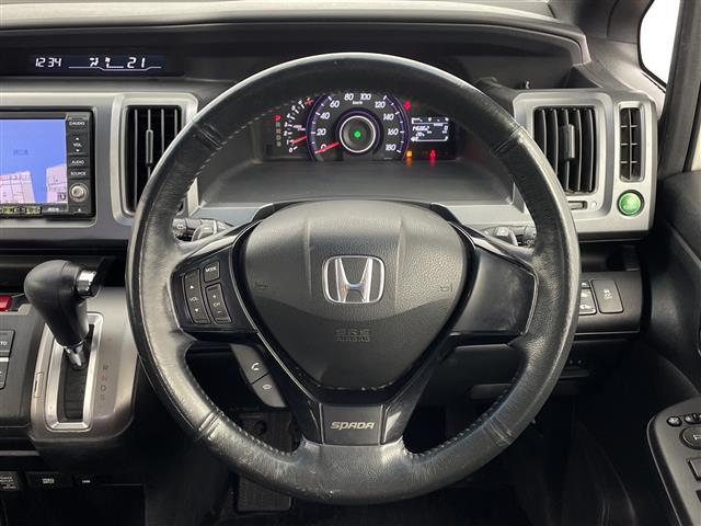 ステップワゴンスパーダ Ｚ　ＨＤＤナビエディション　ワンオーナー　純正ナビ　フルセグ　Ｂｌｕｅｔｏｏｔｈ　バックカメラ　両側パワースライドドア　ドアバイザー　パドルシフト　純正フロアマット　ＥＴＣ　純正１６インチアルミホイール　保証書　取扱説明書（5枚目）