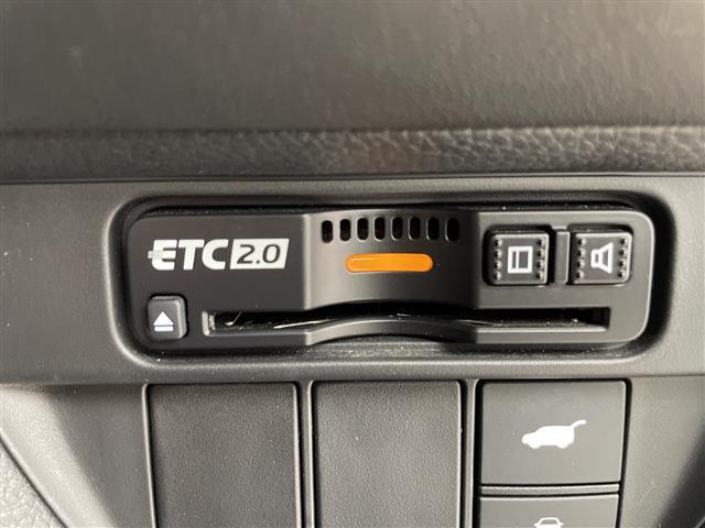 ＺＲ－Ｖ ｅ：ＨＥＶ　Ｚ　禁煙車　純正ナビ　全方位カメラ　前後ドラレコ　ビルドインＥＴＣ　ＢＯＳＥプレミアムサウンド　ホンダセンシング　ＢＳＭ　ワイヤレス充電　シートヒーター　ステアリングヒーター（3枚目）