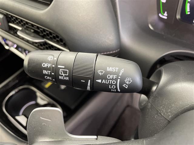 ＺＲ－Ｖ ｅ：ＨＥＶ　Ｚ　禁煙車　純正ナビ　全方位カメラ　前後ドラレコ　ビルドインＥＴＣ　ＢＯＳＥプレミアムサウンド　ホンダセンシング　ＢＳＭ　ワイヤレス充電　シートヒーター　ステアリングヒーター（6枚目）