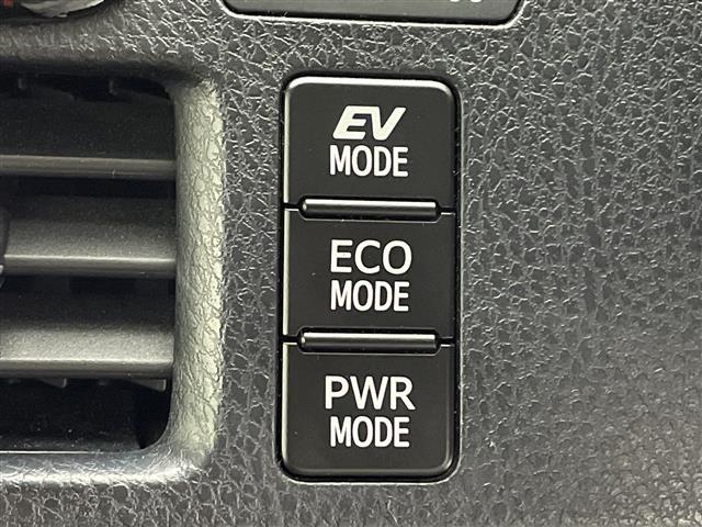 エスクァイア ハイブリッドＧｉ　ワンオーナー　社外ナビ　フリップダウンモニター　クルーズコントロール　両側パワースライドドア　ワイヤレス充電　レザーシート　シートヒーター　リアサンシェード　シートヒーター　ＥＴＣ　純正フロアマット（22枚目）
