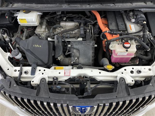 エスクァイア ハイブリッドＧｉ　ワンオーナー　社外ナビ　フリップダウンモニター　クルーズコントロール　両側パワースライドドア　ワイヤレス充電　レザーシート　シートヒーター　リアサンシェード　シートヒーター　ＥＴＣ　純正フロアマット（40枚目）