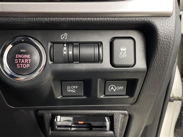 XV 2.0i-L アイサイト ワンオーナー 社外ナビフルセグテレビ アイサイト バックカメラ ブラインドスポットモニター パドルシフト ステアリングリモコン LEDヘッドライト フォグライト ドアバイザー スマートキー(6枚目)