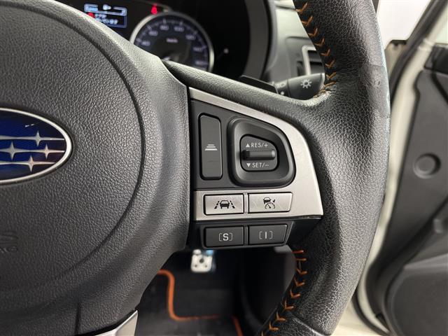 XV 2.0i-L アイサイト ワンオーナー 社外ナビフルセグテレビ アイサイト バックカメラ ブラインドスポットモニター パドルシフト ステアリングリモコン LEDヘッドライト フォグライト ドアバイザー スマートキー(10枚目)