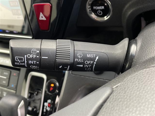 ステップワゴンスパーダ スパーダハイブリッド G ホンダセンシング ワンオーナー 純正SDナビ フリップダウンモニター レーダークルーズコントロール バックカメラ 電子パーキング ブレーキホールド レーンキープアシスト 両側パワースライドドア コーナーセンサー ETC(12枚目)