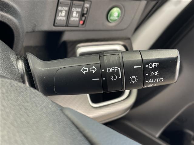 ステップワゴンスパーダ スパーダハイブリッド G ホンダセンシング ワンオーナー 純正SDナビ フリップダウンモニター レーダークルーズコントロール バックカメラ 電子パーキング ブレーキホールド レーンキープアシスト 両側パワースライドドア コーナーセンサー ETC(13枚目)