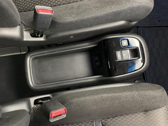 ステップワゴンスパーダ スパーダハイブリッド G ホンダセンシング ワンオーナー 純正SDナビ フリップダウンモニター レーダークルーズコントロール バックカメラ 電子パーキング ブレーキホールド レーンキープアシスト 両側パワースライドドア コーナーセンサー ETC(19枚目)