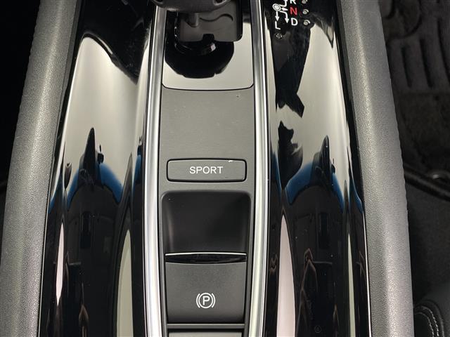 ヴェゼル ハイブリッドＺ・ホンダセンシング　純正ナビ　バックカメラ　ホンダセンシング　レーダークルーズコントロール　レーンキープアシスト　衝突被害軽減ブレーキ　ビルトインＥＴＣ　ステアリングリモコン　横滑り防止装置　ドアバイザー　フロアマット（14枚目）