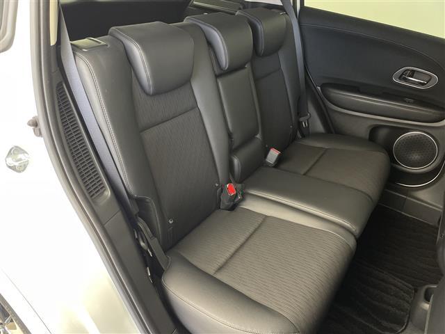 ヴェゼル ハイブリッドＺ・ホンダセンシング　純正ナビ　バックカメラ　ホンダセンシング　レーダークルーズコントロール　レーンキープアシスト　衝突被害軽減ブレーキ　ビルトインＥＴＣ　ステアリングリモコン　横滑り防止装置　ドアバイザー　フロアマット（22枚目）