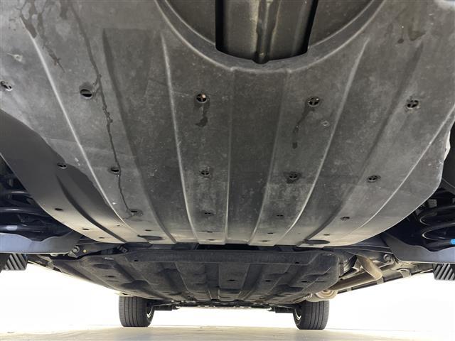 ヴェゼル ハイブリッドＺ・ホンダセンシング　純正ナビ　バックカメラ　ホンダセンシング　レーダークルーズコントロール　レーンキープアシスト　衝突被害軽減ブレーキ　ビルトインＥＴＣ　ステアリングリモコン　横滑り防止装置　ドアバイザー　フロアマット（41枚目）