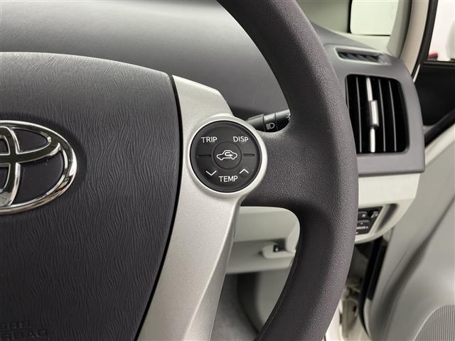プリウス Ｓ　純正ナビ　Ｂｌｕｅｔｏｏｔｈ　ワンセグＴＶ　ＥＴＣ　プッシュスタート　バックカメラ　キセノンヘッドライト　オートライト　カーテンエアバッグ　スペアキー　フロントフォグライト　サイドバイザー（8枚目）