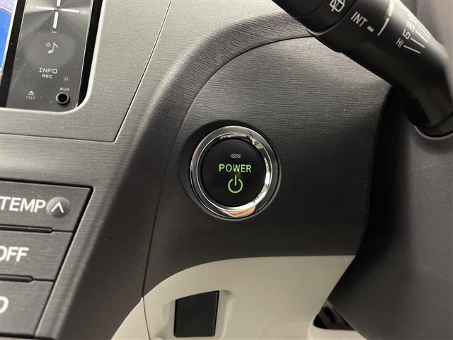 プリウス Ｓ　純正ナビ　Ｂｌｕｅｔｏｏｔｈ　ワンセグＴＶ　ＥＴＣ　プッシュスタート　バックカメラ　キセノンヘッドライト　オートライト　カーテンエアバッグ　スペアキー　フロントフォグライト　サイドバイザー（15枚目）