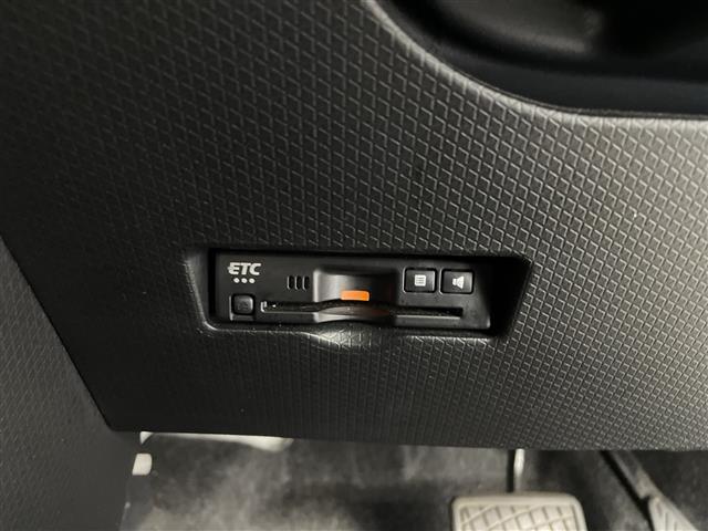 タント カスタムＲＳ　純正９型ナビ　フルセグ　アダプティブクル　ーズコントロール　パノラミックビューモニター　ハーフレザー　両側パワースライドドア　ＬＥＤヘッドライト　オートライト　シートバックテーブル　サンシェード（12枚目）