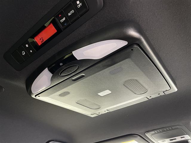 ヴォクシー ハイブリッドＺＳ　煌　純正９型ナビ　フリップダウンモニター　クルーズコントロール　バックカメラ　両側パワースライドドア　オートマチックハイビーム　オートライト　プリクラッシュセーフティ　ドライブレコーダー　レーンキープ（2枚目）