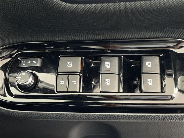 ヴォクシー ハイブリッドＺＳ　煌　純正９型ナビ　フリップダウンモニター　クルーズコントロール　バックカメラ　両側パワースライドドア　オートマチックハイビーム　オートライト　プリクラッシュセーフティ　ドライブレコーダー　レーンキープ（16枚目）