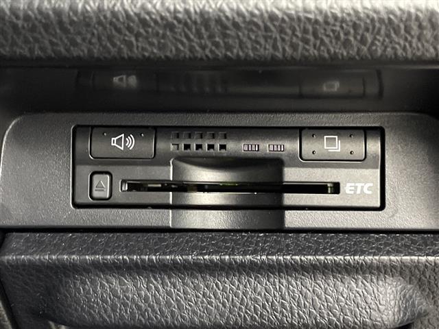 ヴォクシー ハイブリッドＺＳ　煌　純正９型ナビ　フリップダウンモニター　クルーズコントロール　バックカメラ　両側パワースライドドア　オートマチックハイビーム　オートライト　プリクラッシュセーフティ　ドライブレコーダー　レーンキープ（17枚目）