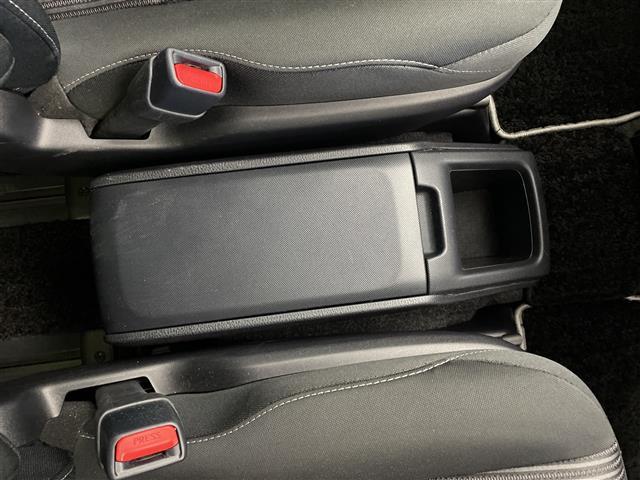 ヴォクシー ハイブリッドＺＳ　煌　純正９型ナビ　フリップダウンモニター　クルーズコントロール　バックカメラ　両側パワースライドドア　オートマチックハイビーム　オートライト　プリクラッシュセーフティ　ドライブレコーダー　レーンキープ（19枚目）