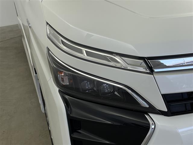ヴォクシー ハイブリッドＺＳ　煌　純正９型ナビ　フリップダウンモニター　クルーズコントロール　バックカメラ　両側パワースライドドア　オートマチックハイビーム　オートライト　プリクラッシュセーフティ　ドライブレコーダー　レーンキープ（34枚目）