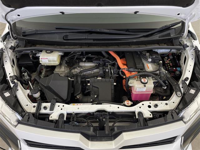 ヴォクシー ハイブリッドＺＳ　煌　純正９型ナビ　フリップダウンモニター　クルーズコントロール　バックカメラ　両側パワースライドドア　オートマチックハイビーム　オートライト　プリクラッシュセーフティ　ドライブレコーダー　レーンキープ（40枚目）