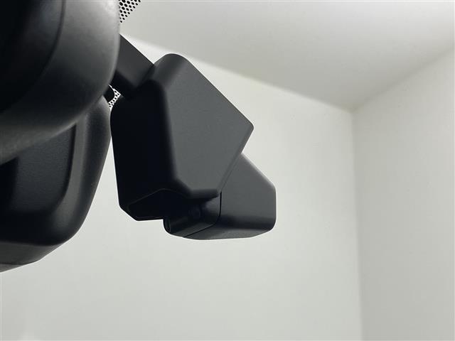 レヴォーグ ＧＴ　ＥＸ　純正ナビ　Ｂｌｕｅｔｏｏｔｈ　フルセグＴＶ　ビルトインＥＴＣ　オートマチックハイビーム　純正フロアマット　パドルシフト　サイドカメラ　バックカメラ　スペアキー　シートヒーター　パワーシート（4枚目）