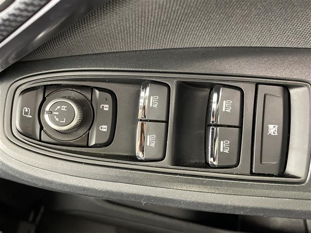 レヴォーグ ＧＴ　ＥＸ　純正ナビ　Ｂｌｕｅｔｏｏｔｈ　フルセグＴＶ　ビルトインＥＴＣ　オートマチックハイビーム　純正フロアマット　パドルシフト　サイドカメラ　バックカメラ　スペアキー　シートヒーター　パワーシート（18枚目）