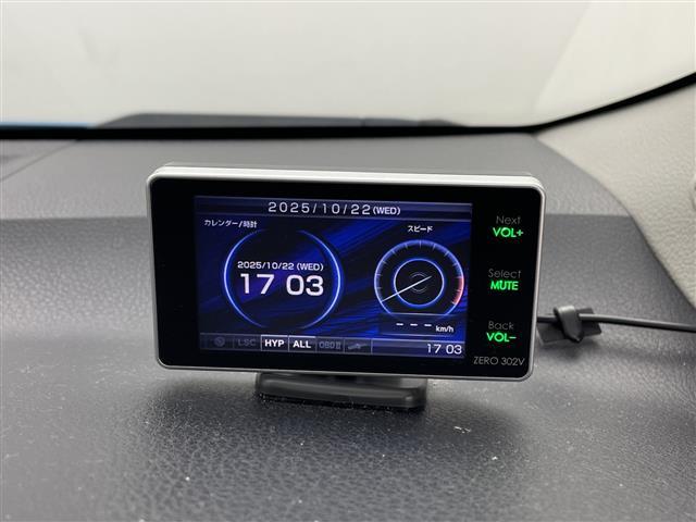 ヴィッツ Ｆ　純正ナビ　Ｂｌｕｅｔｏｏｔｈ　フルセグＴＶ　ビルトインＥＴＣ　バックカメラ　アイドリングストップ　スペアキー　ドライブレコーダー　純正フロアマット　純正アルミホイール　純正ＬＥＤヘッドライト（4枚目）