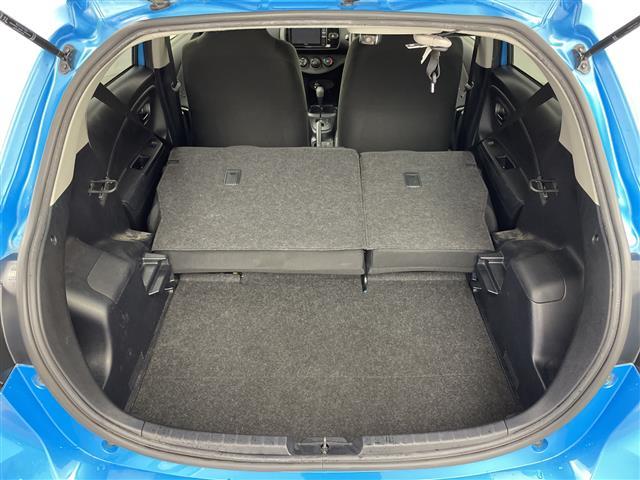 ヴィッツ Ｆ　純正ナビ　Ｂｌｕｅｔｏｏｔｈ　フルセグＴＶ　ビルトインＥＴＣ　バックカメラ　アイドリングストップ　スペアキー　ドライブレコーダー　純正フロアマット　純正アルミホイール　純正ＬＥＤヘッドライト（26枚目）