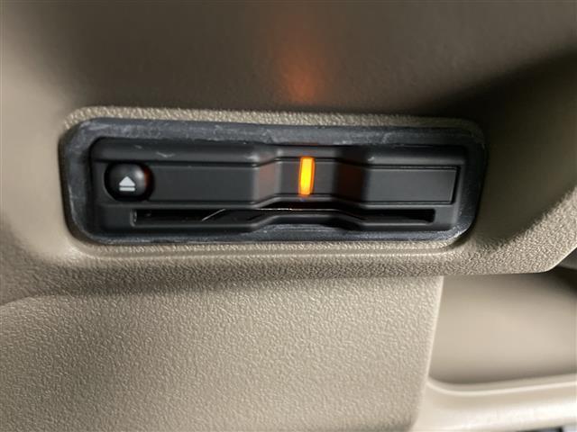 Ｎ－ＢＯＸジョイ ベースグレード　純正９型ナビ　マルチビューカメラ　ホンダセンシング　ＥＴＣ　両側パワースライドドア　レーダークルーズコントロール　レーンキープアシスト　オートライト　オートハイビーム　シートヒーター　スマートキー（4枚目）