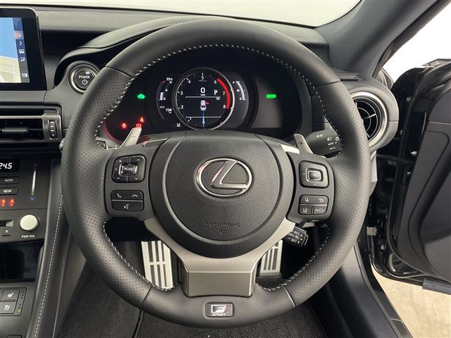 ＲＣ ＲＣ３００ｈ　Ｆスポーツ　メーカー１０．３インチＳＤナビ　バックカメラ　オレンジキャリパー　ビルトインＥＴＣ２．０　前後ドライブレコーダー　レクサスセーフティシステムプラス　プリクラッシュセーフティ　レーントレーシングアシスト（7枚目）