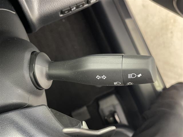 ＲＣ ＲＣ３００ｈ　Ｆスポーツ　メーカー１０．３インチＳＤナビ　バックカメラ　オレンジキャリパー　ビルトインＥＴＣ２．０　前後ドライブレコーダー　レクサスセーフティシステムプラス　プリクラッシュセーフティ　レーントレーシングアシスト（11枚目）