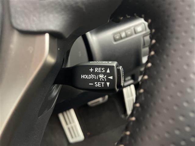 ＲＣ ＲＣ３００ｈ　Ｆスポーツ　メーカー１０．３インチＳＤナビ　バックカメラ　オレンジキャリパー　ビルトインＥＴＣ２．０　前後ドライブレコーダー　レクサスセーフティシステムプラス　プリクラッシュセーフティ　レーントレーシングアシスト（12枚目）