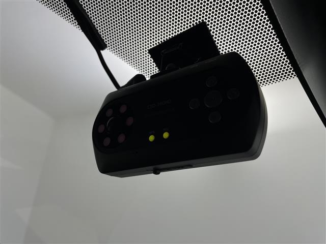 エスクァイア ハイブリッドＧｉ　ブラックテーラード　純正ナビ　フルセグ　Ｂｌｕｅｔｏｏｔｈ　クルーズコントロール　バックカメラ　両側パワースライドドア　オートハイビーム　シートヒーター　前方ドライブレコーダー　純正フロアマット　ＥＴＣ　ＷＡＣ（3枚目）