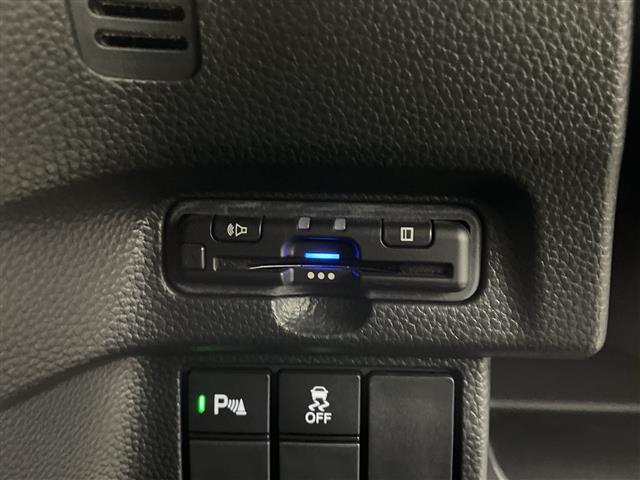 Ｎ－ＢＯＸカスタム Ｌターボ　禁煙車　ホンダセンシング　衝突軽減ブレーキ　レーンキープアシスト　アダプティブクルーズコントロール　オートハイビームアシスト　社外８Ｖ型ＳＤナビＣＤ　ＤＶＤ　ＳＤ　Ｂｌｕｅｔｏｏｔｈ　フルセグＴＶ（4枚目）