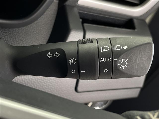 ルーミー カスタムG 純正ディスプレイオーディオフルセグテレビBluetoothCarPlay/AndroidAutoフロアマット☆全方位モニター両側パワースライドドアスペアキーレーダークルーズコントロール(9枚目)