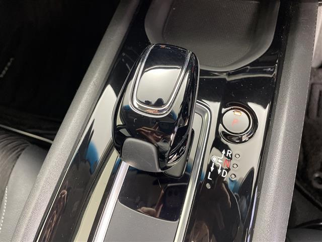 ヴェゼル ハイブリッドZ・ホンダセンシング 純正ナビ フルセグ Bluetooth ドライブレコーダー バックカメラ ハーフレザー シートヒーター パドルシフト クルーズコントロール ハンズフリー 純正フロアマット ブレーキホールド ETC(13枚目)